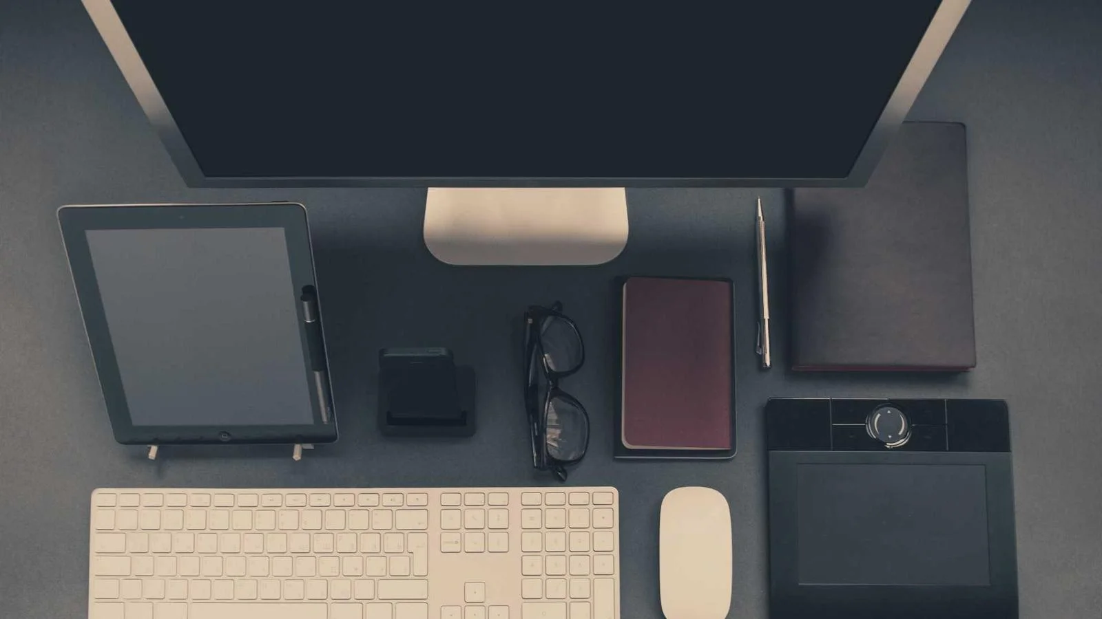 Writing Instagram captions people save: why some stick