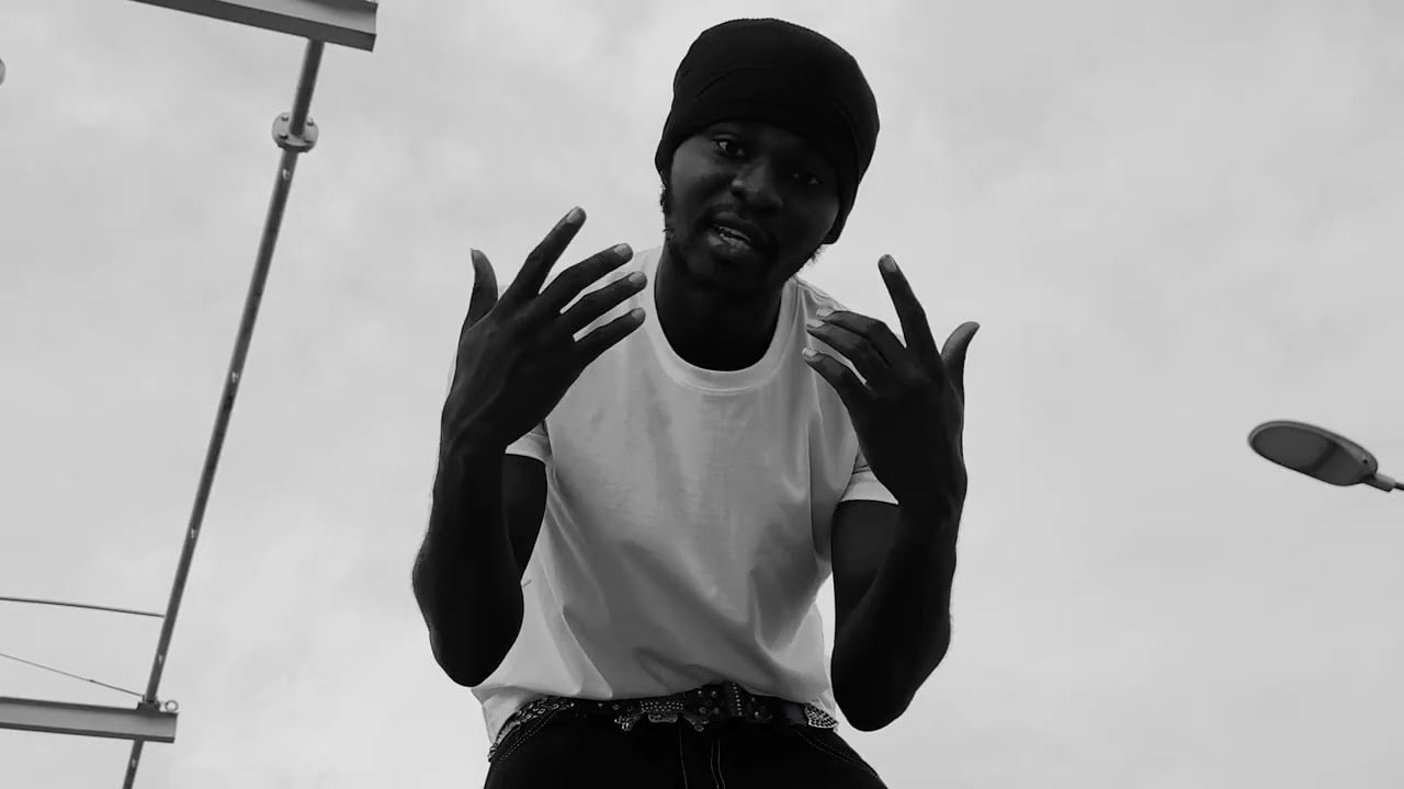 Download Ghana Music Videos Reggie, Kojo Trilla, Kwaku DMC - SIKA