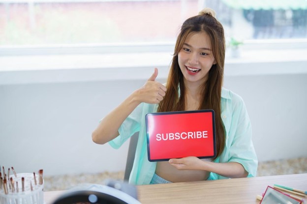 Right YouTube Views