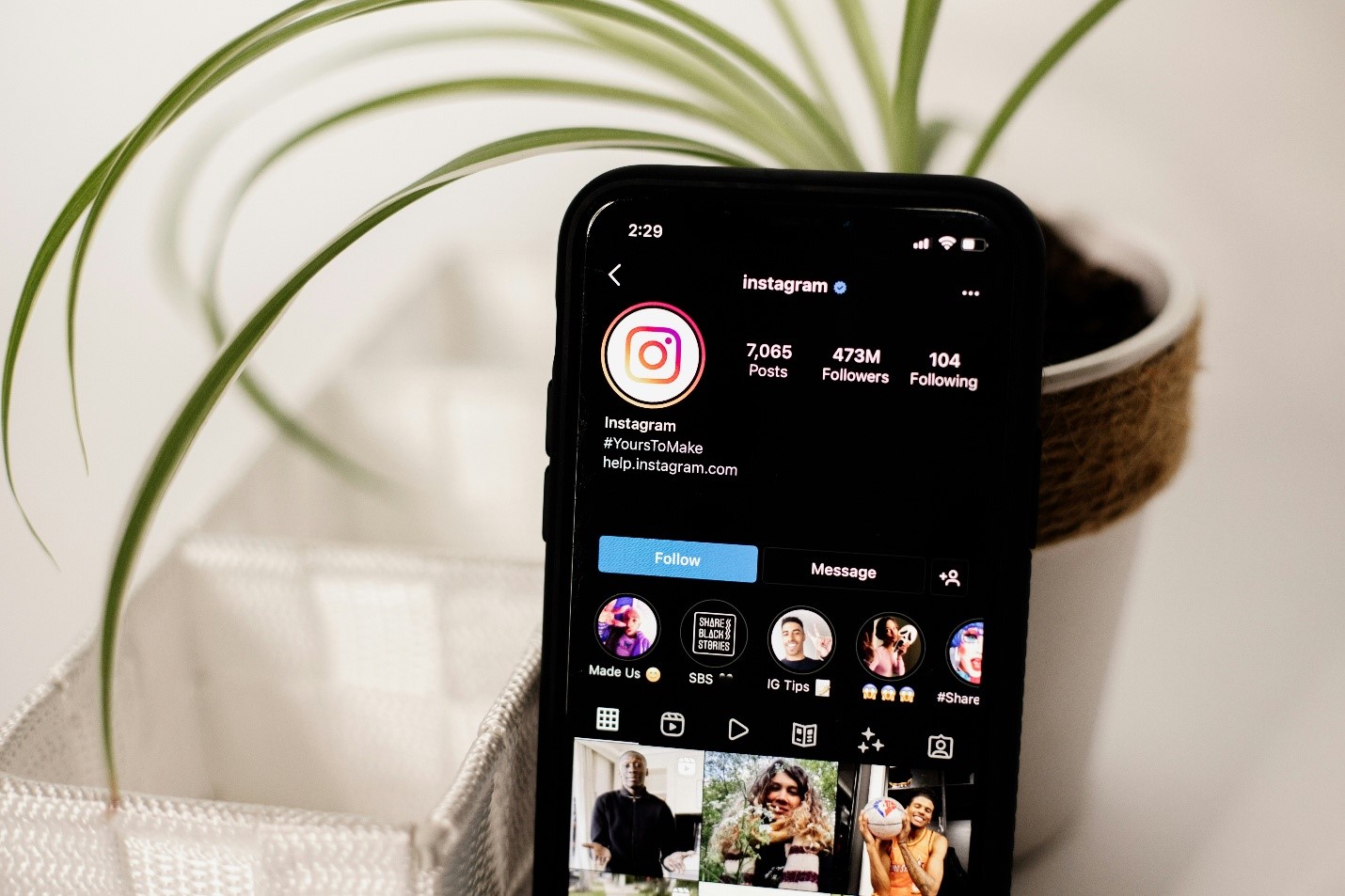 Creative Ways to Improve Instagram Story Performance