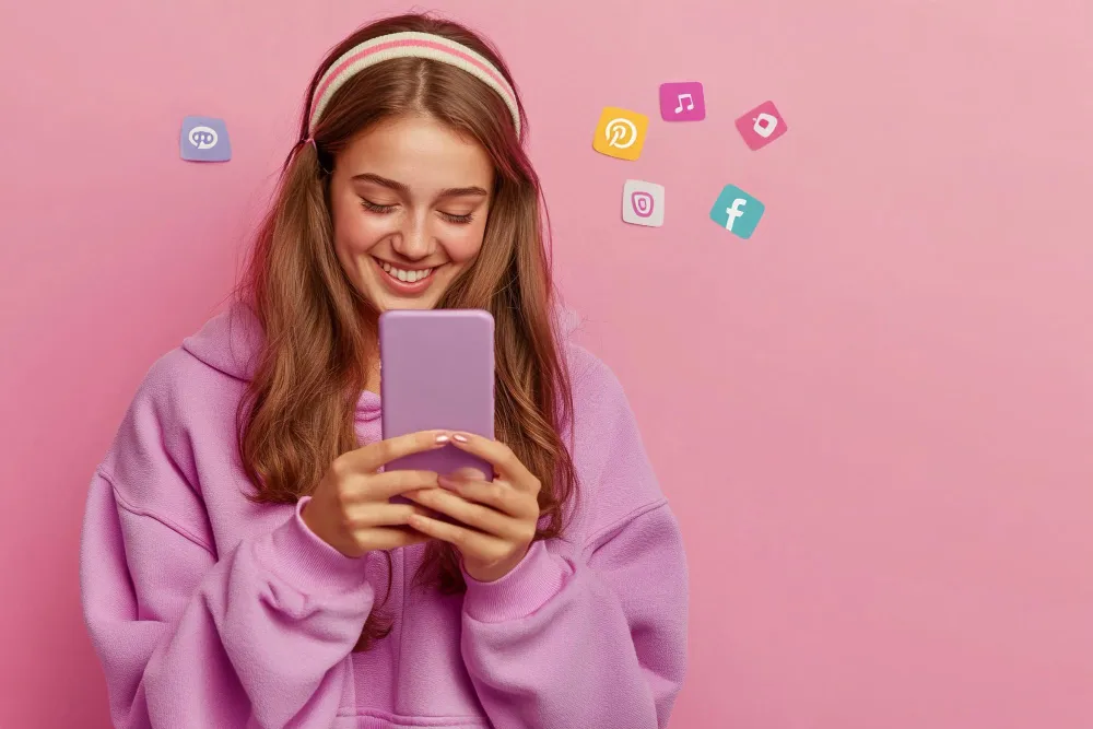 Paneles SMM y su Efecto en Algoritmos de Redes Sociales