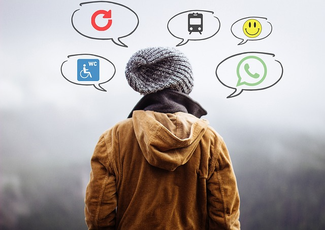 想知道 WhatsApp 聊天备份保存在哪里？安卓、iPhone 以及云端的备份位置不同，本文详解 WhatsApp 聊天记录存放路径与查看方法，避免数据丢失。